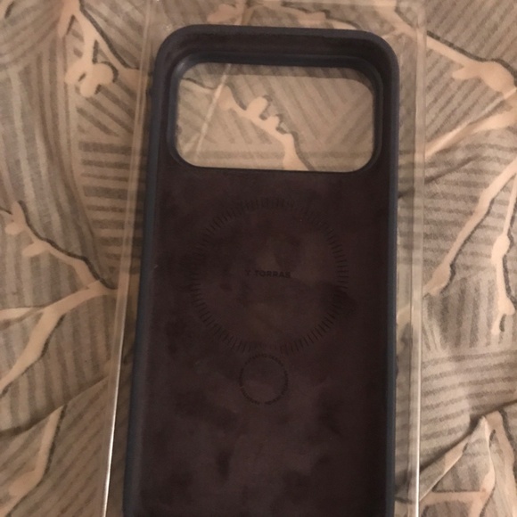 Torras Q3 IPhone 17 Pro Max MagSafe Case - Picture 4 of 6